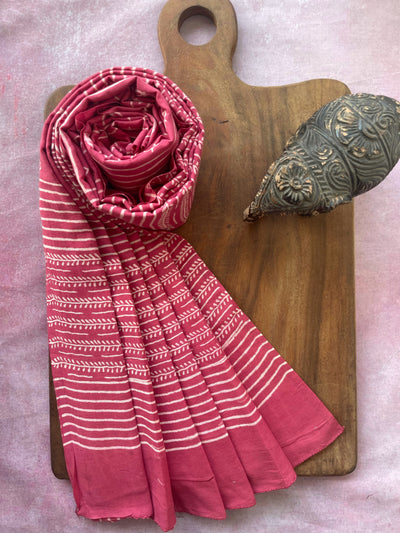 Extra long cotton practice saree specially designed for dancers, hand block printed all the way from Jaipur. Want something unique for your practice sessions? Perfect to sweat it out in dance class for all your Bharatanatyam, Kuchipudi, Odissi dancers!